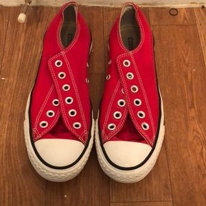 Low top Chuck Taylor’s - no laces